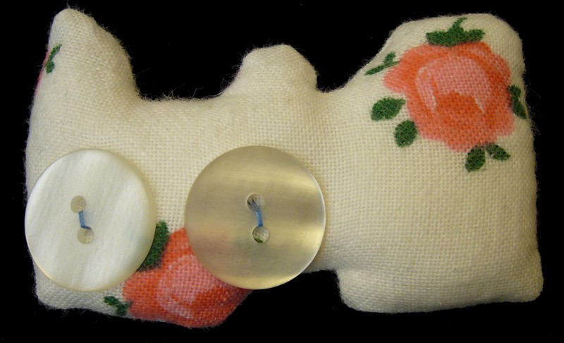 eliana b. buttoneye