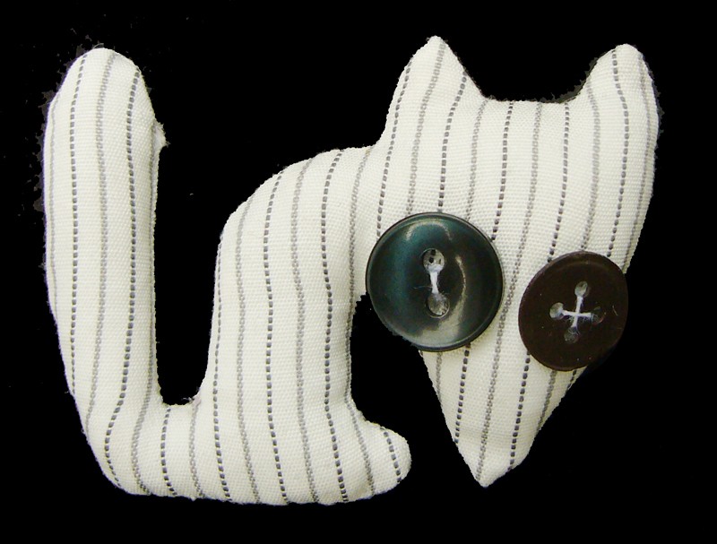 lynne b. buttoneye