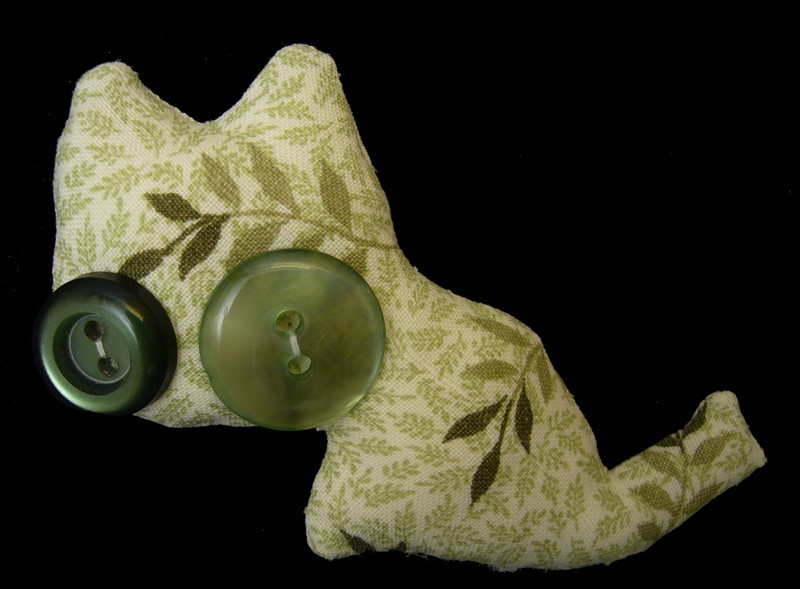 holma b. buttoneye