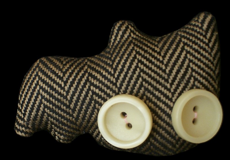 gernot b. buttoneye